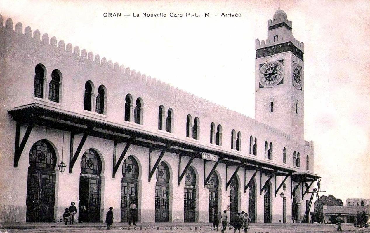 Oran - Gare - Cote Arrivee.jpg